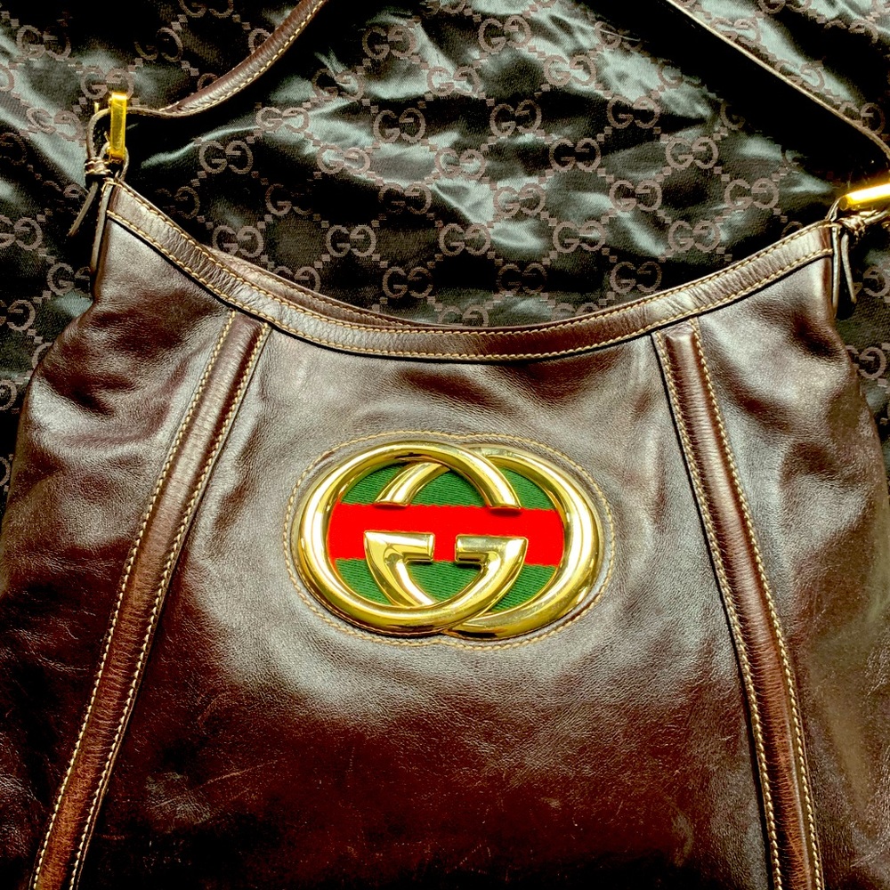 Gucci bag in perfect condition. Only used a hand full of times ❤️